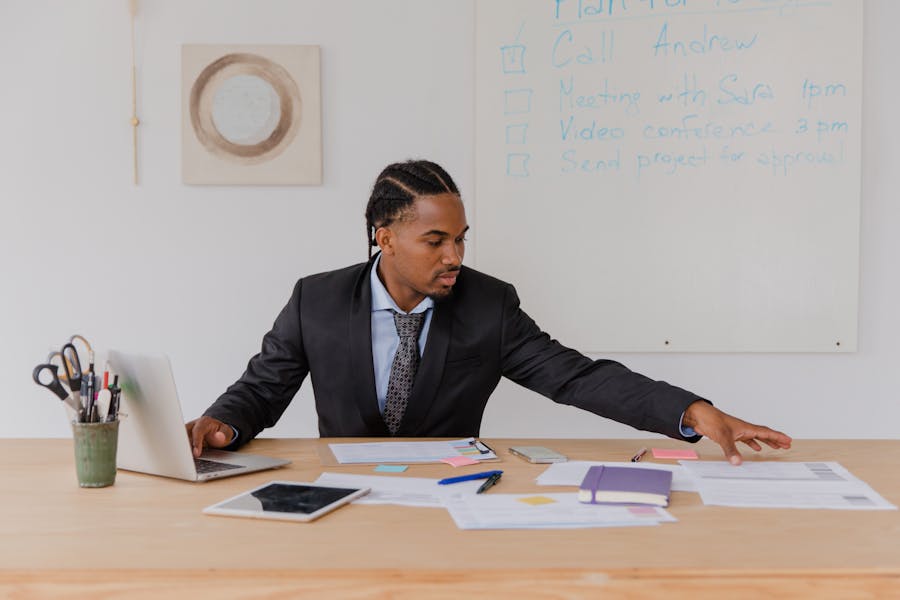 receptionist job description